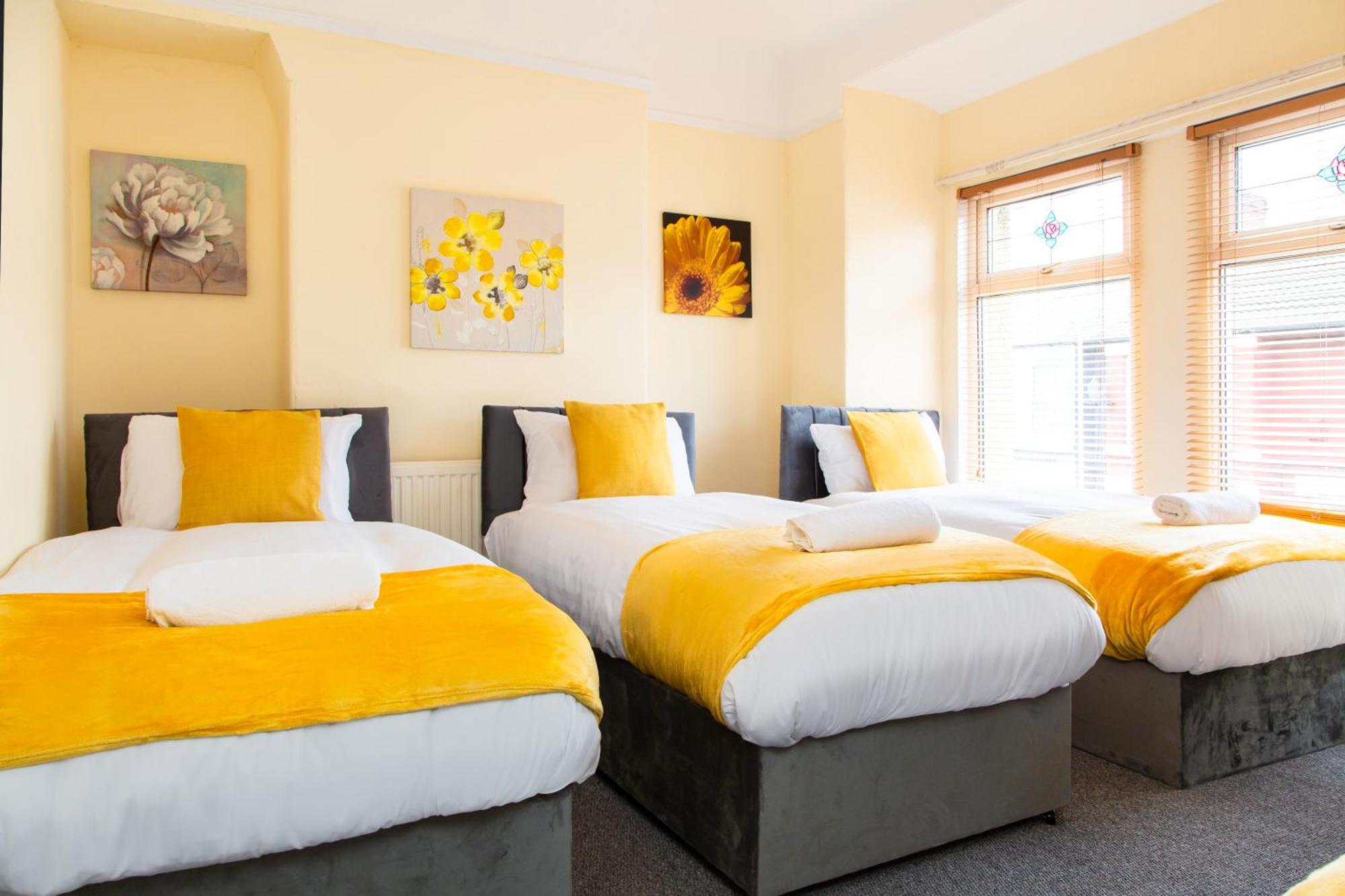 Litherland Newly Launched 3 Bedroom House With Free Parking מראה חיצוני תמונה