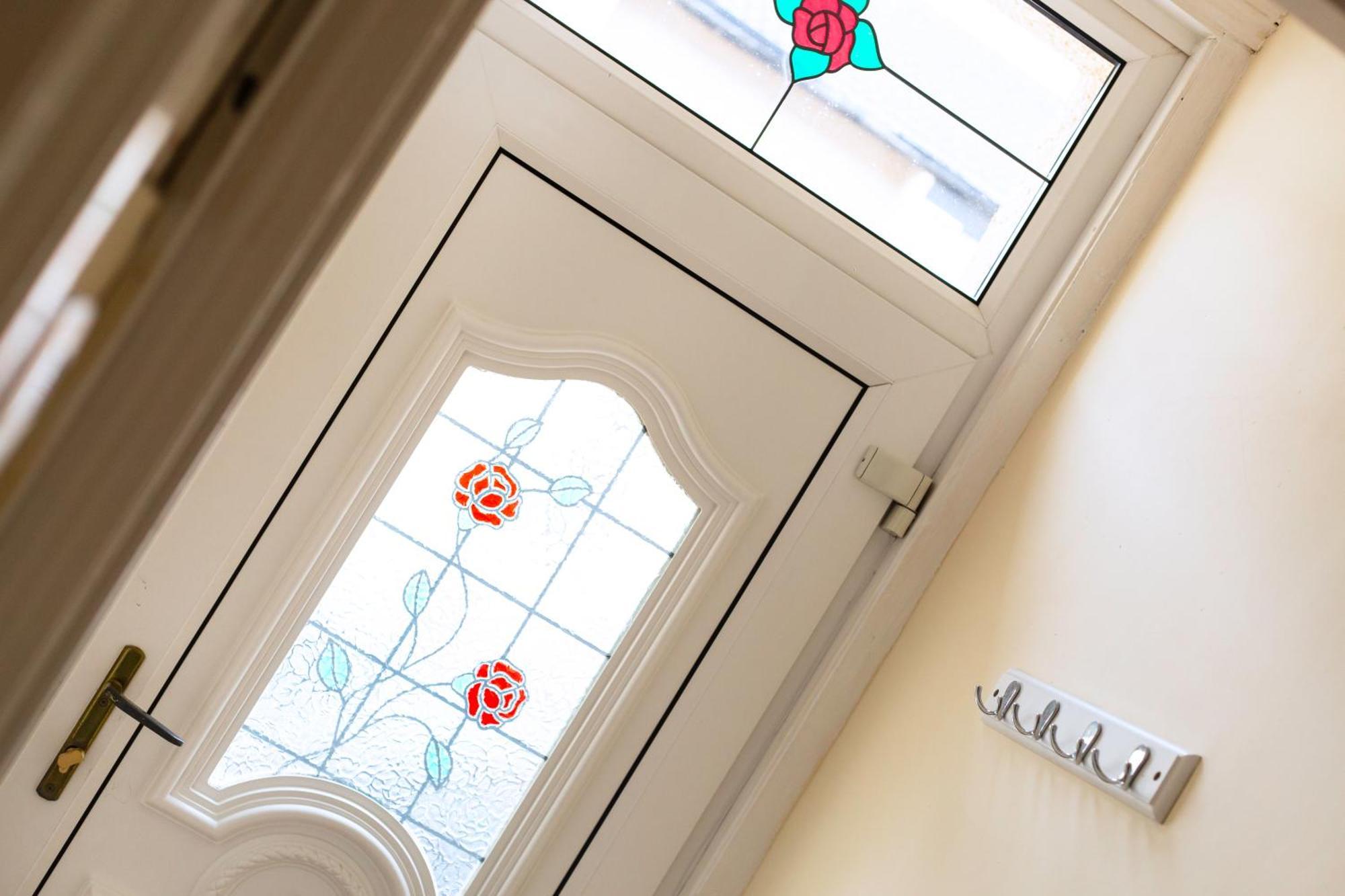 Litherland Newly Launched 3 Bedroom House With Free Parking מראה חיצוני תמונה