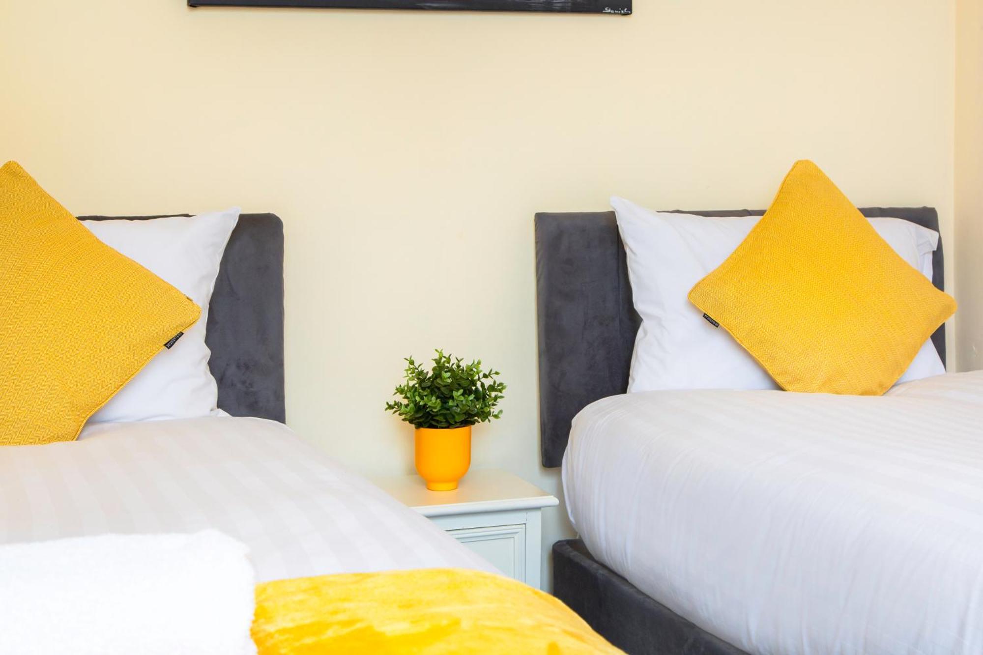 Litherland Newly Launched 3 Bedroom House With Free Parking מראה חיצוני תמונה