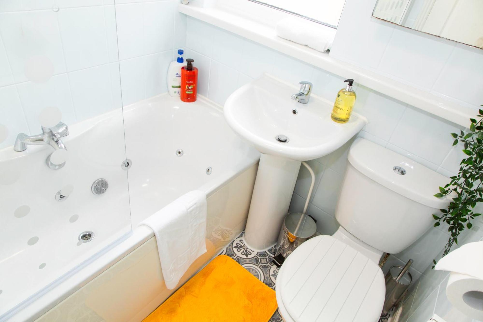 Litherland Newly Launched 3 Bedroom House With Free Parking מראה חיצוני תמונה