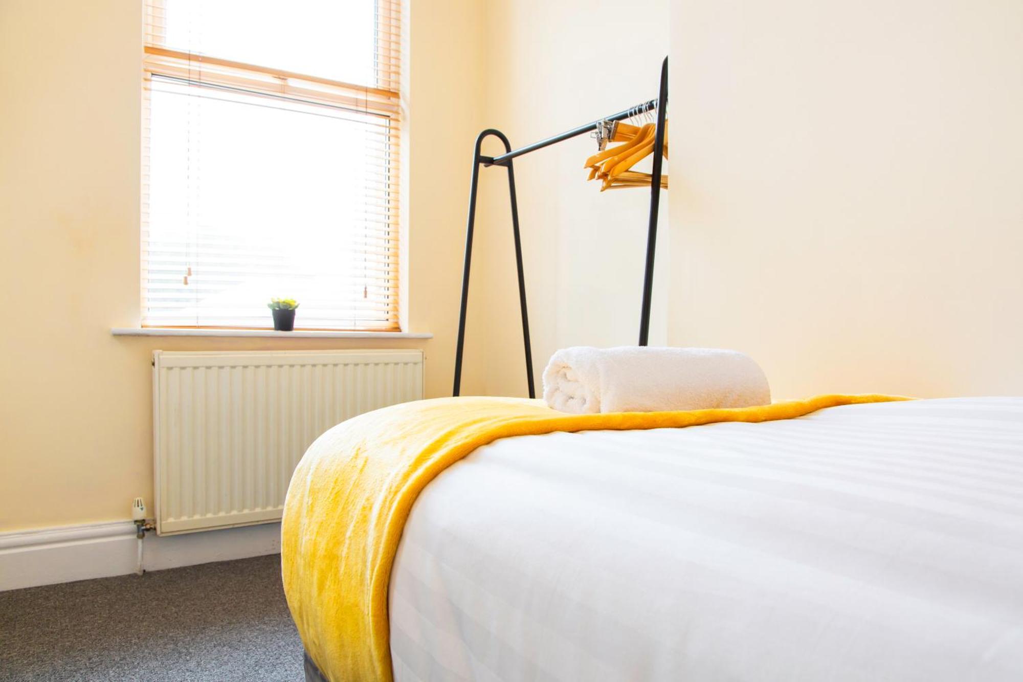 Litherland Newly Launched 3 Bedroom House With Free Parking מראה חיצוני תמונה