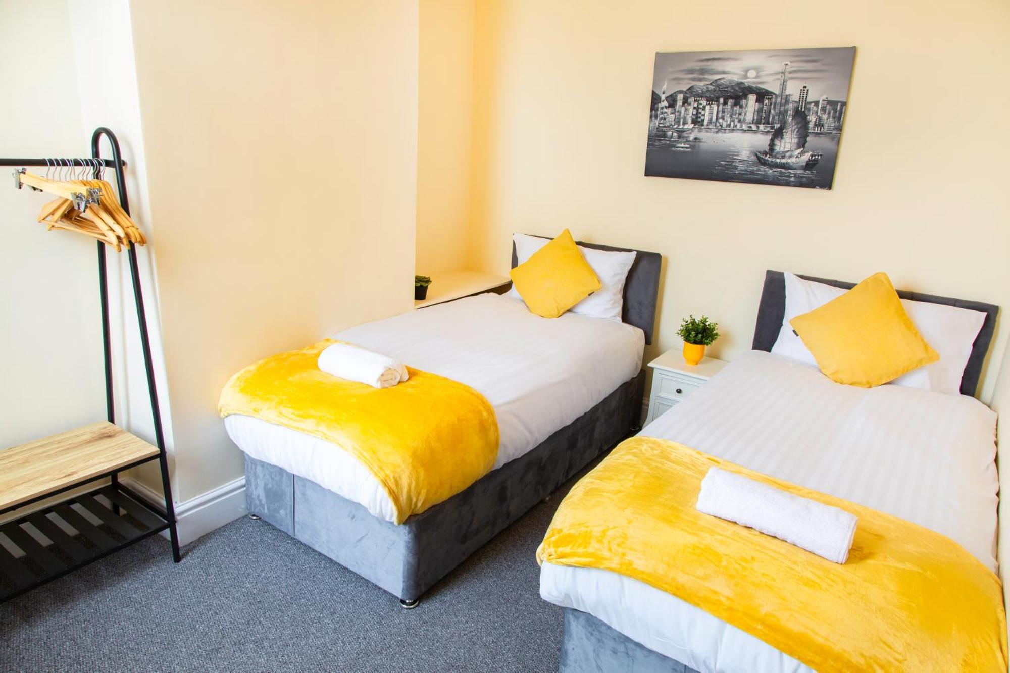 Litherland Newly Launched 3 Bedroom House With Free Parking מראה חיצוני תמונה
