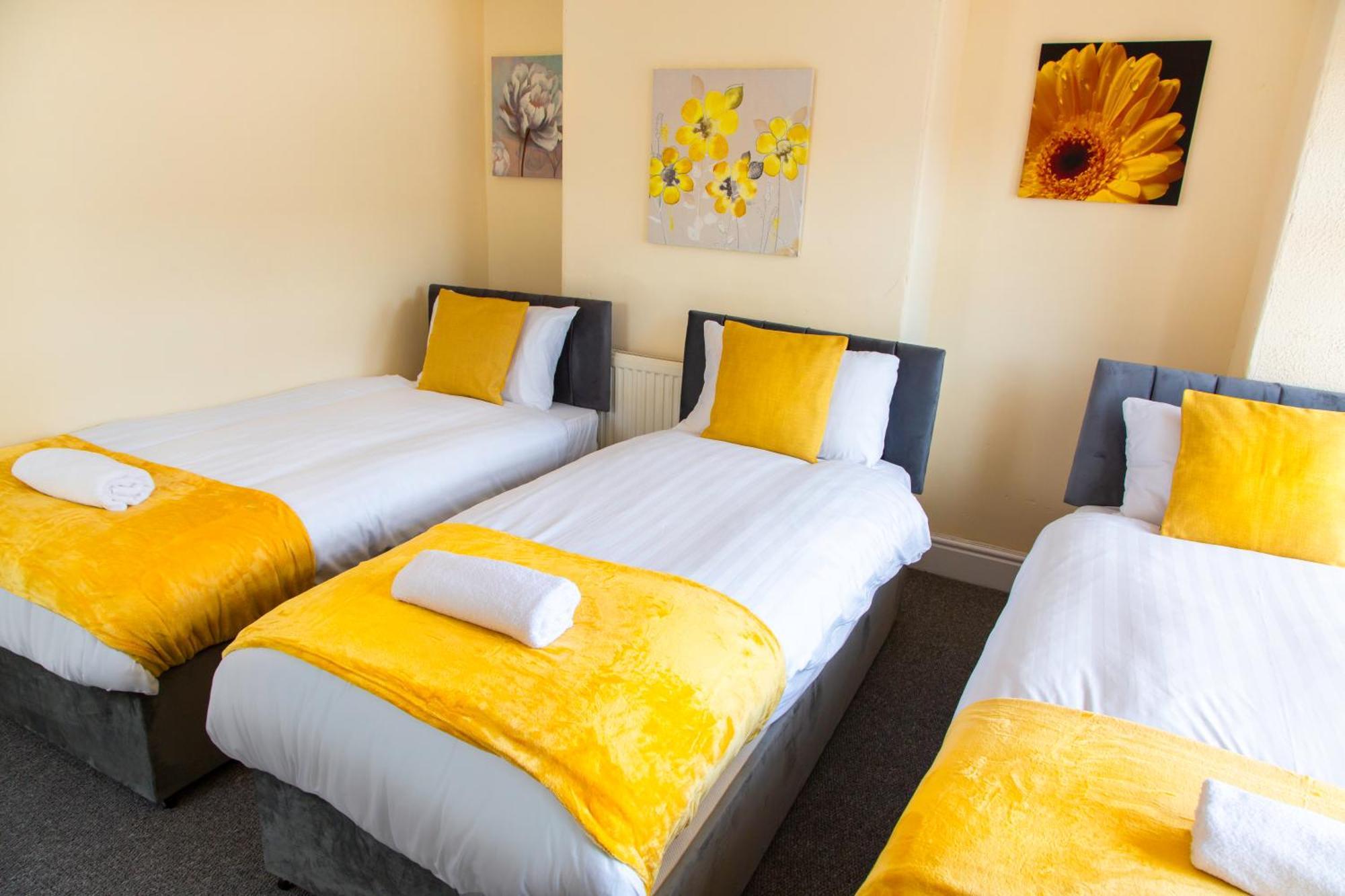 Litherland Newly Launched 3 Bedroom House With Free Parking מראה חיצוני תמונה
