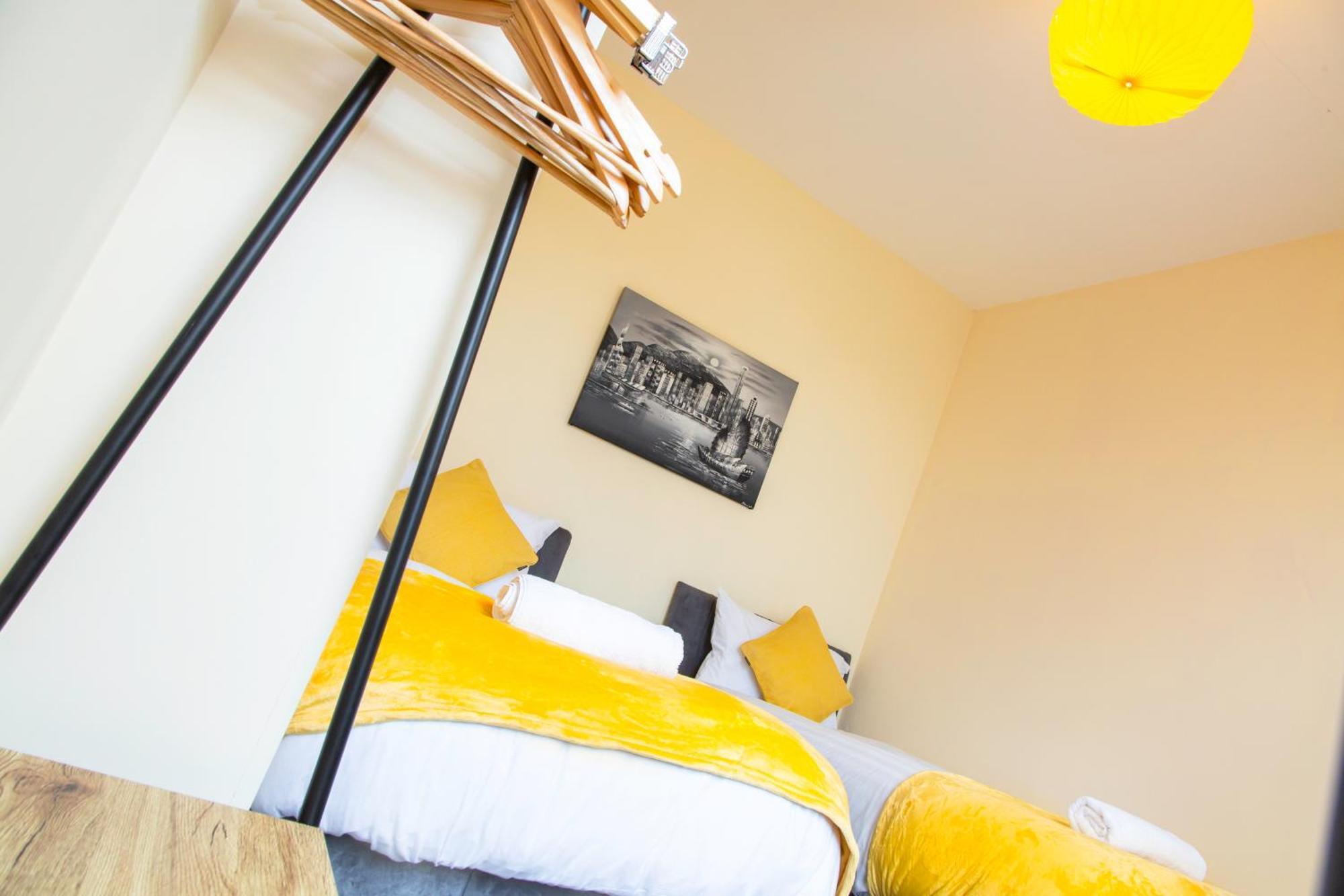 Litherland Newly Launched 3 Bedroom House With Free Parking מראה חיצוני תמונה